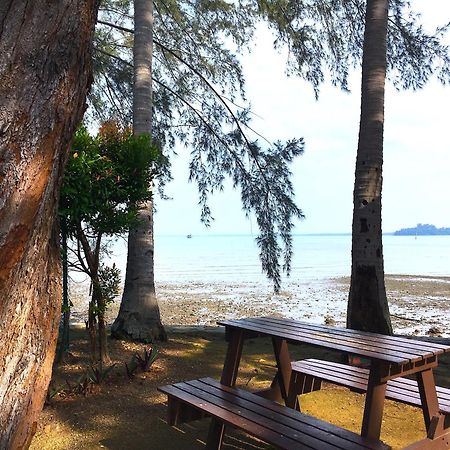 12Haven - Stunning Seaside Luxury Villa PortDickson Port Dickson Exteriör bild