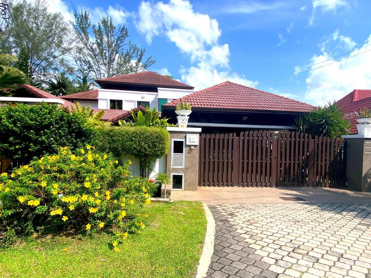 12Haven - Stunning Seaside Luxury Villa PortDickson Port Dickson Exteriör bild