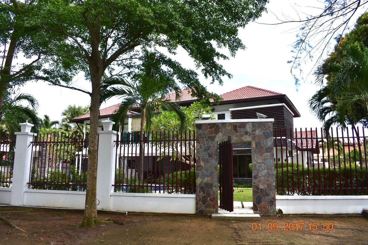 12Haven - Stunning Seaside Luxury Villa PortDickson Port Dickson Exteriör bild