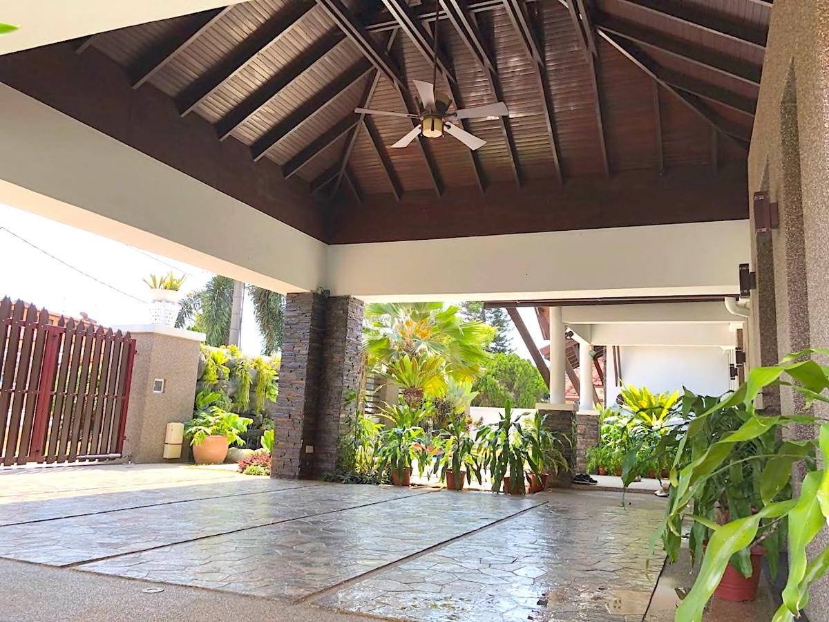 12Haven - Stunning Seaside Luxury Villa PortDickson Port Dickson Exteriör bild